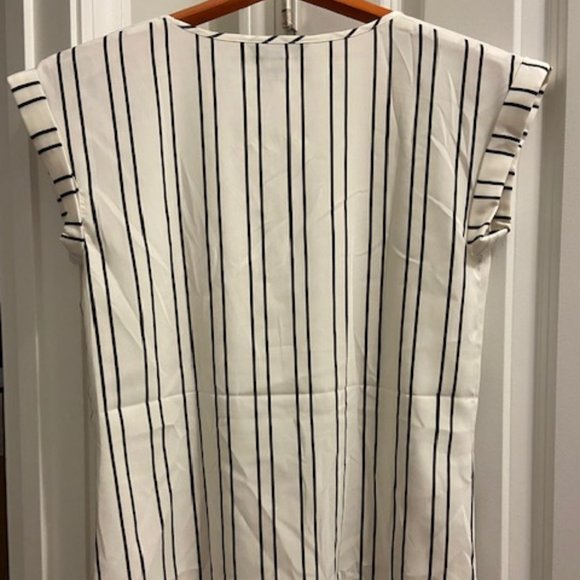 Express white and black striped blouse - Picture 2 of 3